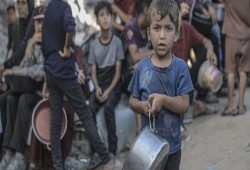 "وقف إطلاق النار" المذبوح: إسرائيل تواصل جرائمها في غزة والضفة وتُحاصر المساعدات