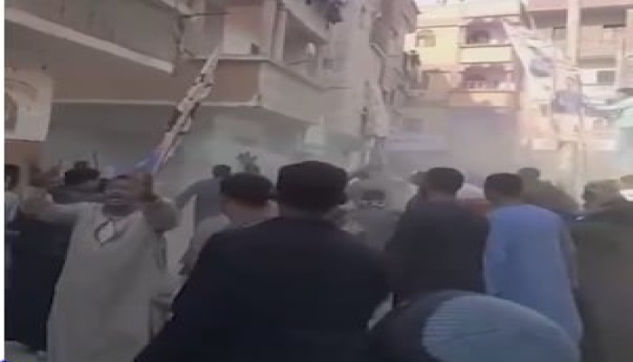 فيديو || بعد إعلان خسارته.. اشتباكات بين الشرطة وأنصار المرشح أحمد المحرزي بمركز أبو تشت في قنا