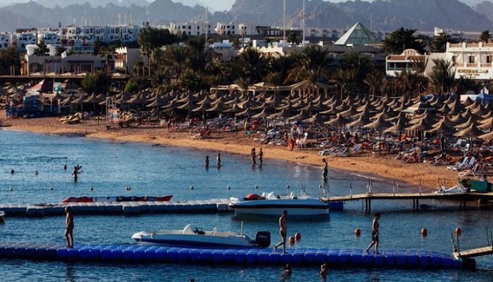 فنادق فاخرة للفئة المحظوظة.. وجوع وتهميش للملايين: استثمارات "صن رايز" تفضح أولويات حكومة الانقلاب