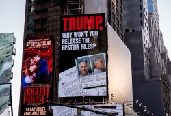 "رسائل إبستين".. الكشف عن دور ترامب في أكبر فضيحة جنسية هزت الولايات المتحدة 