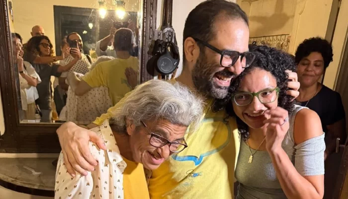 ميدل إيست آي || السلطات المصرية تمنع علاء عبد الفتاح من السفر إلى بريطانيا