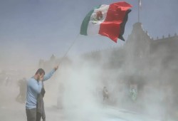 احتجاجات GenZ تصدح ضد العنف والفساد في المكسيك: 120 مصابًا أغلبهم من الشرطة