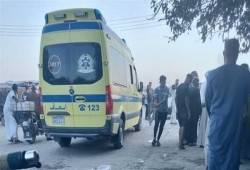 8 مصابين في تصادم مروع بسيارتين على طريق دفنو بالفيوم