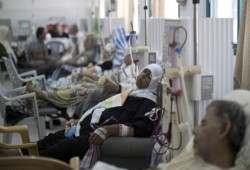 خصخصة الصحة في المزاد العلني: قانون يبيع حياة المصريين للمستثمرين.. والحكومة تتهرب من المسؤولية