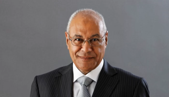 بين المديح المشروع وصناعة البطولة: قراءة نقدية في دلالات خطاب العوّا عن السيسي