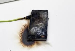 لماذا تنفجر بطارية الهاتف؟.. الأسباب وطرق الوقاية