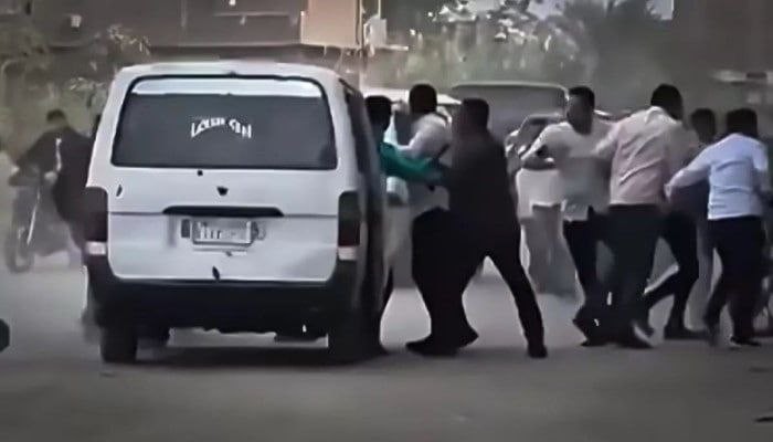 بعد اعتقالهم وسحلهم من الشارع.. إحالة 10 من أهالي جزيرة الوراق للجنايات بينهم محامية