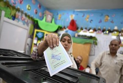 "لف وارجع تاني".. إعادة انتخابات مجلس النواب في ظل قانون معيب ومشهد سياسي مختل