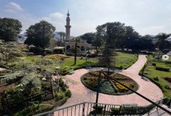 "بلدوزر السيسي" يستعد لتجريف "حديقة النهر" التراثية: بيزنس المقاهي يلتهم رئة القاهرة الخضراء