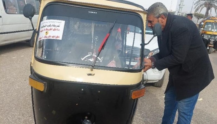 فيديو || "حرب على الفقراء".. حظر "التوك توك" في القاهرة والجيزة وعدد من المحافظات يُغلق أبواب الرزق ويُشعل غضب السائقين