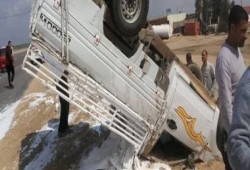 42 إصابة وقتيل.. إهمال نظام الانقلاب يحصد أرواح العمال على طرق الموت المصرية