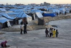 الجارديان || شح المأوى والغذاء يشتد مع استعداد غزة لشتاء قاسٍ