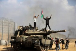 "مفتاح خفي".. "تايمز أوف إسرائيل": هكذا نجحت "حماس" في إيقاف الدبابات "الإسرائيلية" في هجمات 7 أكتوبر