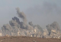 «خيار السلاح أم معركة السياسة؟.. مسارات المقاومة في غزة وسط تحديات المرحلة المقبلة