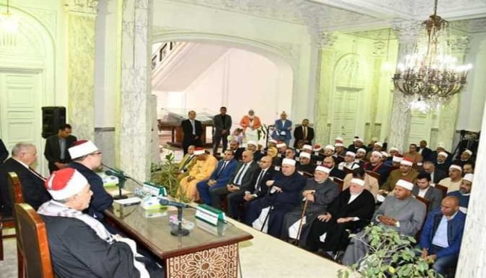 حكومة الانقلاب تمارس "البلطجة الإدارية".. 140 إمامًا ضحية "مقصلة" مستشفى الدعاة