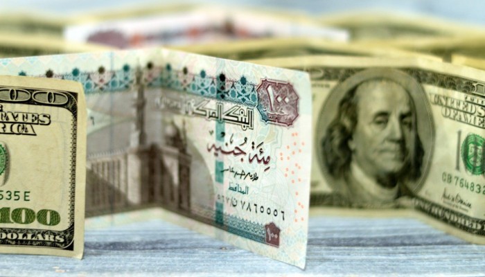 الدولار يواصل الارتفاع أمام الجنيه ليصل إلى 48.40 جنيه في السوق السوداء