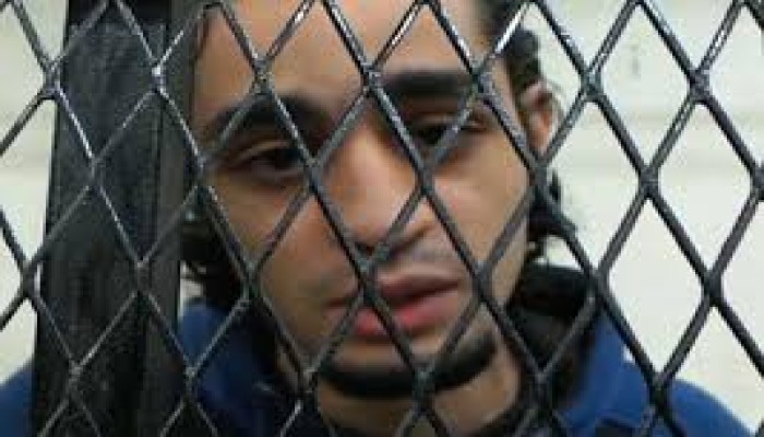 صراع "الديناصورات".. قائد "البلاك بلوك" يتجرع مرار اللعب مع الكبار