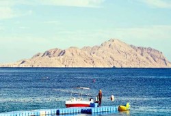 تسريبات "الكاشف" تفضح الجنرالات: بيع تيران وصنافير لم يكن "ترسيم حدود".. بل "تسليم رقبة" مصر لإسرائيل