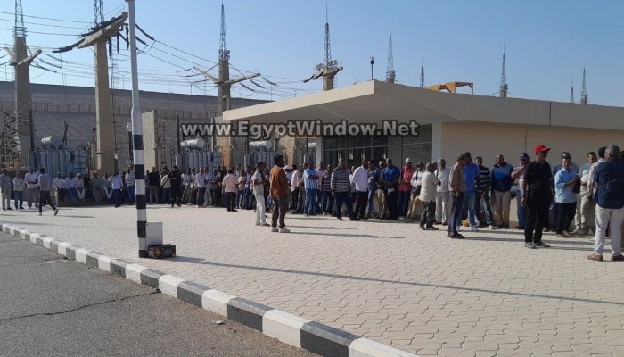 بالفيديو.. موظفو إنتاج الكهرباء ينضمون لاعتصام عمال السد العالي وأسوان 1 و2