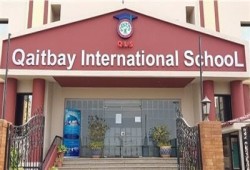 سائق مدرسة "قايتباي"  بالتجمع الخامس يغتصب تلميذة بالمدرسة...الرقابة تغيب عن مدارس الأغنياء بحماية السيسي والمزور