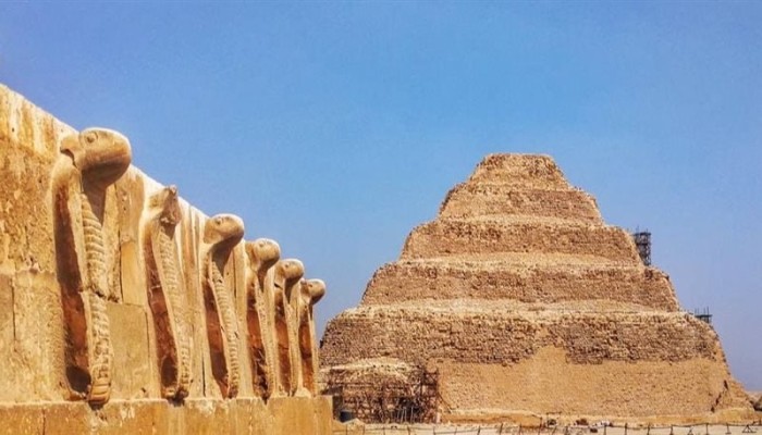 آثار سقارة في "غرفة الإنعاش": حكومة الانقلاب تبيع الوهم وتترك التاريخ للفناء