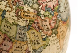 سباق الممرات البديلة في الشرق الأوسط يهدد نفوذ قناة السويس وسط تصاعد المخاوف المصرية