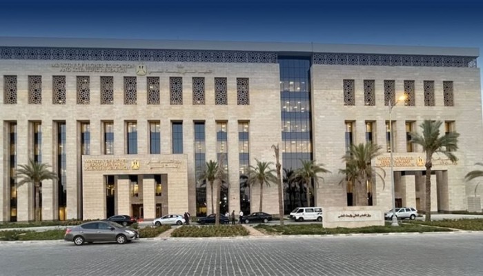 "مافيا" الجامعات الخاصة والأهلية.. الرسوم الدراسية "مصيدة" لابتزاز جيوب أولياء الأمور