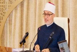 مفتي الجمهورية في خدمة السيسي.. نظير عياد يضع عمامته تحت حذاء مشروع "طبخ" الشخصية المصرية