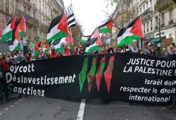 شاهد || مدن أوروبا تنتفض لفلسطين.. مسيرات حاشدة تندد بخرق اتفاق غزة وانتقادات تركية حادة لإسرائيل