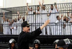 تصنيف ترامب للإخوان يعيد مشاهد “المحاكمات الجماعية” في مصر إلى الواجهة