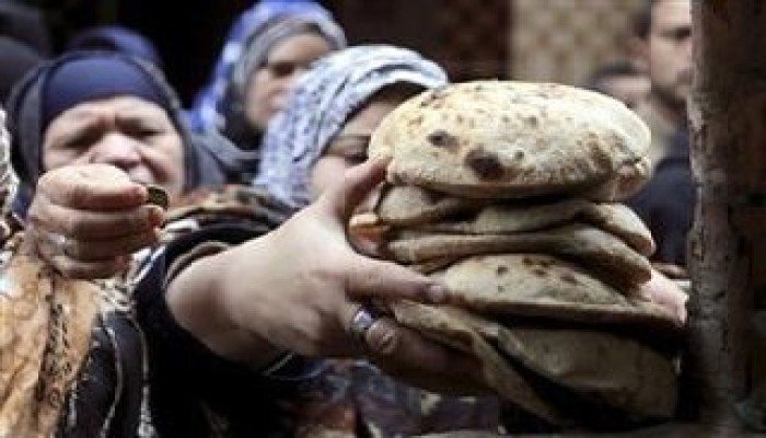 العصابة تعبث برغيف الغلابة.. كيف حوّل السيسي الخبز المدعم إلى باب جديد لنهب الفقراء؟