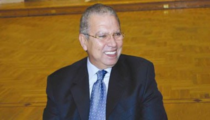 لواء هارب يتحدث عن “حماية المقدرات الاقتصادية”.. نموذج فاضح لتحالف العسكر والفساد في مصر