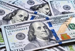 وول ستريت تحذّر.. ديون أمريكا تنفجر وترامب يراهن على المسكّنات بينما بريطانيا وفرنسا تغرقان بدورهما في بحر العجز