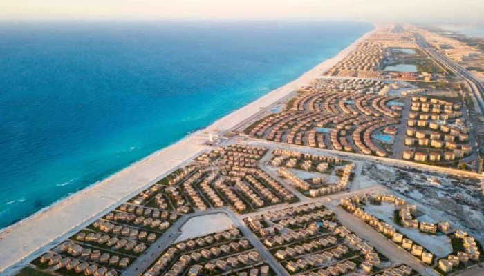 رسوم جديدة تشعل أسعار العقارات في الساحل الشمالي: مطورون يرفعون الأسعار حتى 15% لتعويض كلفة التنازل