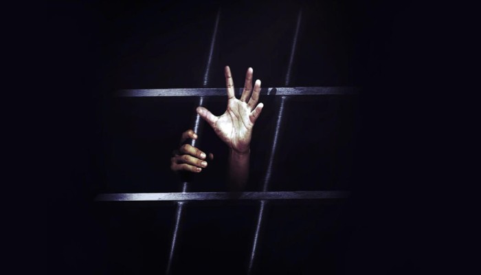 "أم تعثر على ابنها في تعليقات السوشيال ميديا".. علي تهامي يظهر بعد 5 سنوات من "الموت المؤجل" في أقبية السيسي