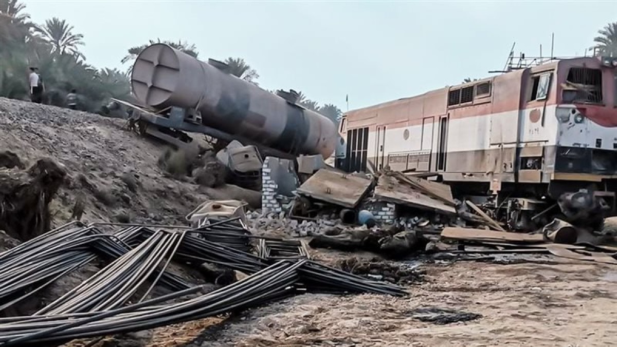 خروج عربة قطار بضائع عن القضبان بالبدرشين يعيد اشتعال الجدل حول كفاءة منظومة السكة الحديد