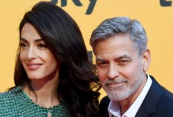 "خيال سينمائي أم جهل بالتاريخ؟".. كيف ردّ الخبراء والسياسيون على "كذبة" مشاركة أمل كلوني في كتابة دستور 2012؟
