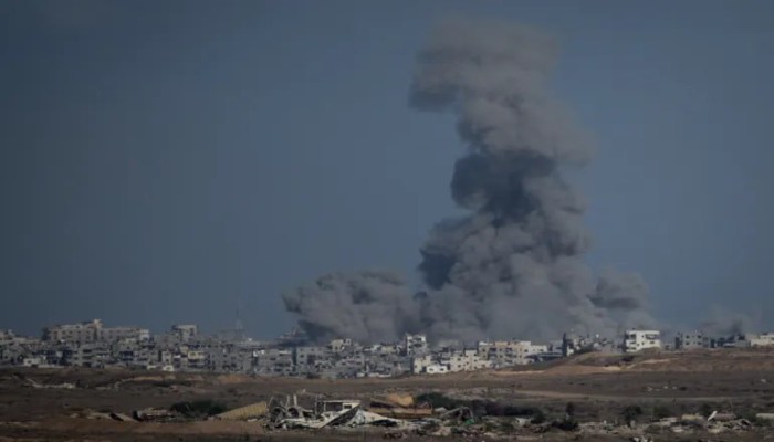 غزة تحت النار: تصعيد ميداني واسع يوازيه حراك دبلوماسي متسارع.. وقطاع محاصر يقترب من الانهيار الصحي والإنساني