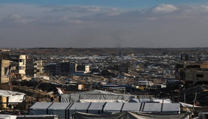 الجارديان || سواء حُوصِر الفلسطيني داخل غزة أو خارجها.. يتقلّص العالم حوله يومًا بعد يوم