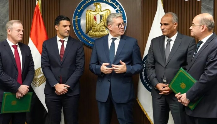 " ثروة الفقراء في خدمة الأثرياء".. حكومة الانقلاب تحول زيوت الفقراء إلى وقود للطائرات بتمويل أجنبي