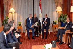 بعد الموافقة على هذا الشرط.. البيت الأبيض يتوسط لعقد قمة بين السيسي ونتنياهو