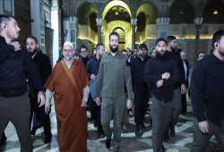 "فجر النصر" في دمشق.. الشرع يحيي ذكرى سقوط الأسد بـ"ثوب الكعبة" وعهود البناء وتكبيرات التحرير