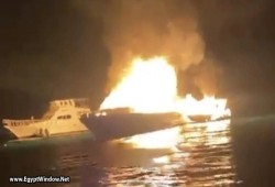 حريق هائل يلتهم لنش سياحي بالغردقة