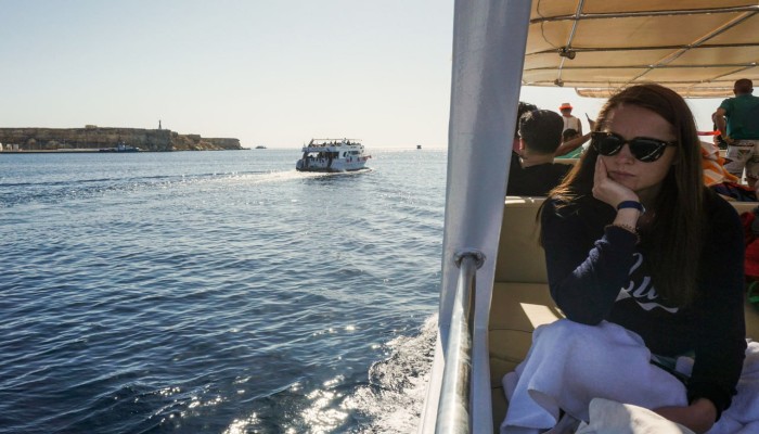 بعد وقف إطلاق النار.. لماذا يفتح السيسي شواطئ جنوب سيناء للسياح الإسرائيليين بينما تغرق غزة في الدم والحصار؟