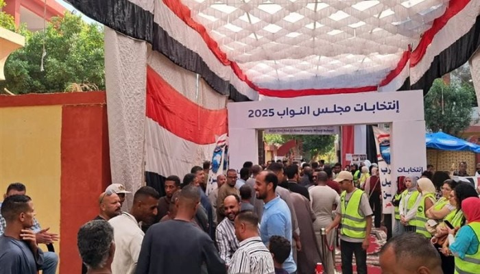 ضبط 6 رشاوى مالية بالمنيا: فضيحة جديدة تكشف مسرحية انتخابات نواب السيسي 2025