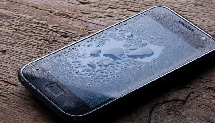 أبرز 7 أسباب لتلف الهاتف وكيفية حمايته