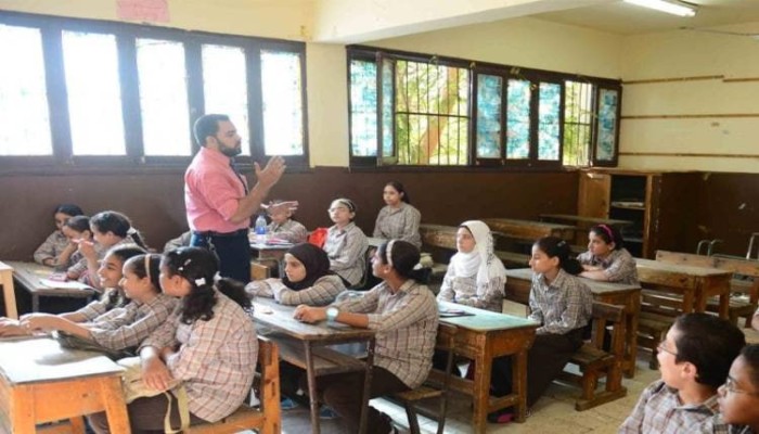 معلمو الحصة بلا أجر باعتراف الحكومة.. آلاف الشكاوى وصفر احترام