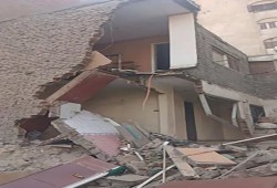 نجاة أسرة من الموت بعد انهيار عقار في بولاق الدكرور وتأجيلات إدارية تثير غضب الأهالي