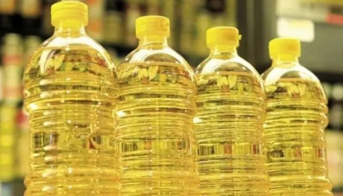 أزمة اختفاء الزيت تضرب المحافظات.. حكومة السيسي تحاصر الغلابة بـ"شح السلع" وتواجه الجوع بـ"بيانات التكذيب"