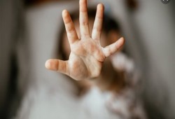 مدارس مصر تتحول إلى "مصيدة للملائكة".. جرائم التحرش تفضح إهمال العسكر وتدفع الأهالي للهروب من التعليم